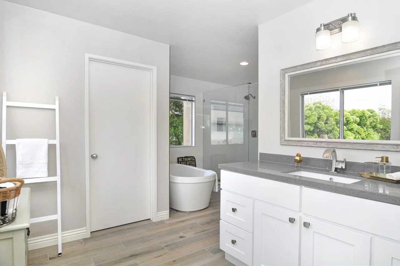 Custom WPC bathroom door cabinet in China